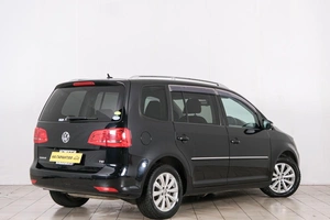 Минивэн Volkswagen Touran 2012 года, 1109000 рублей, Красноярск
