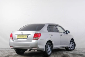 Седан Toyota Corolla Axio 2013 года, 889000 рублей, Кемерово