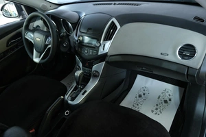 Седан Chevrolet Cruze 2013 года, 679000 рублей, Омск