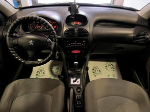 Седан Peugeot 206 2009 года, 419000 рублей, Красноярск