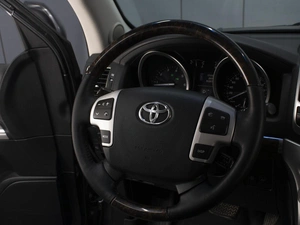 Внедорожник Toyota Land Cruiser 2013 года, 3900000 рублей, Омск