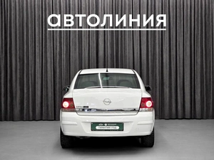 Седан Opel Astra 2010 года, 660000 рублей, Красноярск