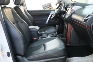 Внедорожник Toyota Land Cruiser Prado 2015 года, 4519000 рублей, Омск