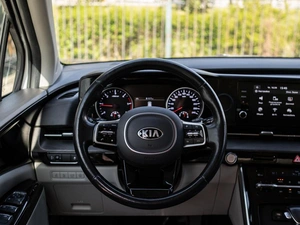 Минивэн Kia Carnival 2021 года, 4099000 рублей, Большой Сочи