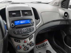 Седан Chevrolet Aveo 2013 года, 680000 рублей, Красноярск