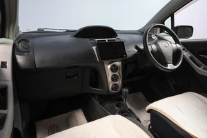 Хетчбэк Toyota Vitz 2009 года, 689000 рублей, Новосибирск