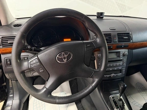 Универсал Toyota Avensis 2006 года, 759000 рублей, Красноярск