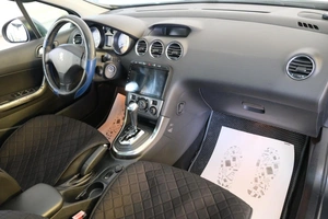 Хетчбэк Peugeot 308 2010 года, 579000 рублей, Омск