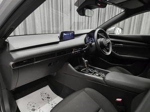 Хетчбэк Mazda 3 2021 года, 1669000 рублей, Красноярск