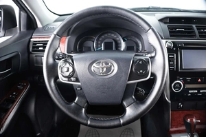 Седан Toyota Camry 2013 года, 1929000 рублей, Пермь