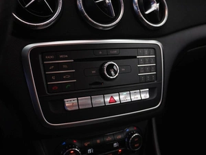 Седан Mercedes-benz CLA-класс 2018 года, 1899364 рублей, Москва