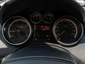 Хетчбэк Peugeot 308 2010 года, 570000 рублей, Краснодар