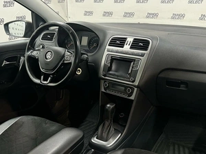 Седан Volkswagen Polo 2017 года, 1169687 рублей, Красноярск