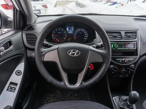 Седан Hyundai Solaris 2014 года, 749000 рублей, Саратов