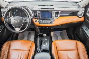 Внедорожник Toyota RAV4 2018 года, 2639000 рублей, Барнаул