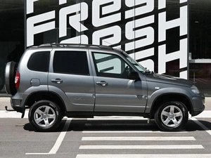 Внедорожник Chevrolet Niva 2016 года, 640000 рублей, Волгоград