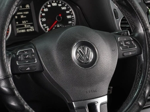 Внедорожник Volkswagen Tiguan 2014 года, 1484000 рублей, Воронеж