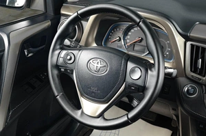 Внедорожник Toyota RAV4 2014 года, 2399000 рублей, Тюмень