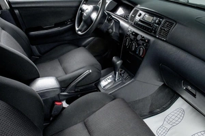 Хетчбэк Toyota Corolla 2006 года, 609000 рублей, Сургут
