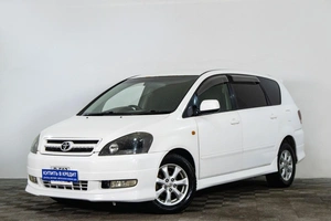 Минивэн Toyota Ipsum 2002 года, 749000 рублей, Сургут