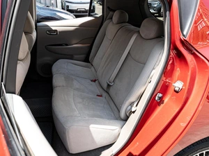 Хетчбэк Nissan Leaf 2011 года, 1000000 рублей, Краснодар