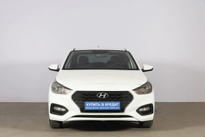 Седан Hyundai Solaris 2017 года, 979000 рублей, Новосибирск