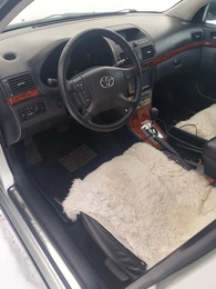 Седан Toyota Avensis 2004 года, 890000 рублей, Красноярск