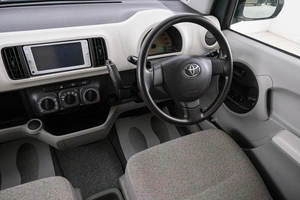 Хетчбэк Toyota Passo 2013 года, 689000 рублей, Красноярск