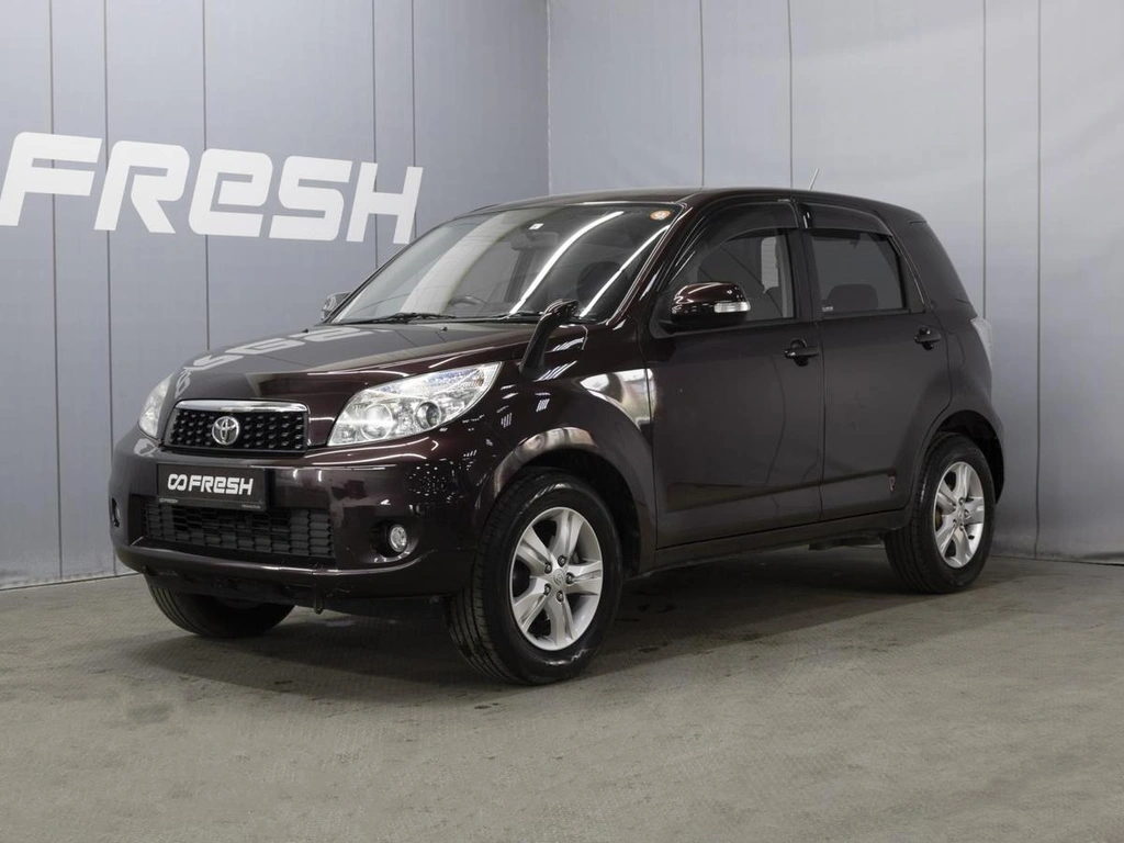 Внедорожник Toyota Rush 2013 года, 980000 рублей, Омск