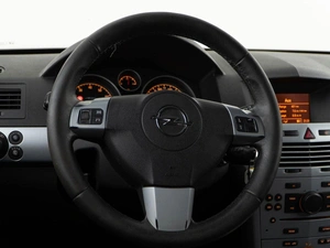 Седан Opel Astra 2013 года, 800050 рублей, Москва