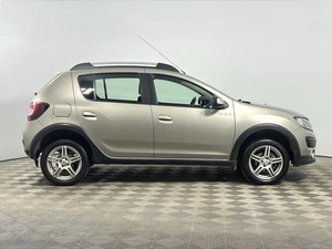 Хетчбэк Renault Sandero Stepway 2016 года, 715500 рублей, Казань