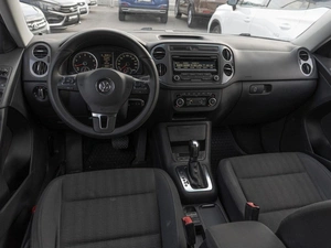 Внедорожник Volkswagen Tiguan 2011 года, 1299000 рублей, Саратов