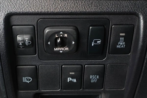 Внедорожник Toyota Land Cruiser 2010 года, 3299000 рублей, Тюмень