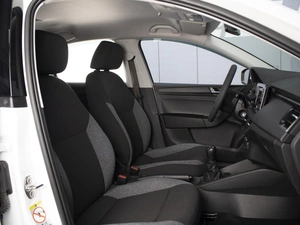 Лифтбек Skoda Rapid 2021 года, 1290000 рублей, Омск