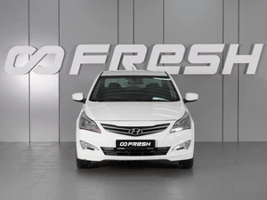 Седан Hyundai Solaris 2015 года, 1099000 рублей, Красный Пахарь