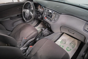 Седан Kia Rio 2010 года, 559000 рублей, Томск