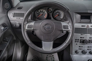 Универсал Opel Astra 2010 года, 639000 рублей, Томск