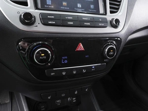 Седан Hyundai Solaris 2019 года, 1680000 рублей, Ростов-на-Дону
