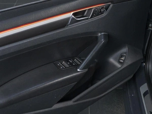 Седан Volkswagen Passat 2017 года, 1729000 рублей, Сургут