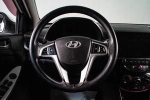 Седан Hyundai Solaris 2011 года, 669000 рублей, Сургут