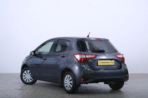 Хетчбэк Toyota Vitz 2019 года, 1059000 рублей, Омск
