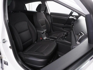 Седан Hyundai Elantra 2017 года, 1309000 рублей, Красный Пахарь