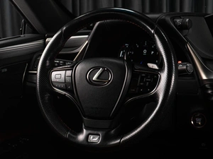 Седан Lexus ES 2018 года, 4469000 рублей, Тюмень