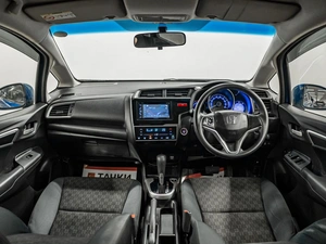 Хетчбэк Honda Fit 2016 года, 975000 рублей, Красноярск
