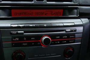 Хетчбэк Mazda 3 2007 года, 673000 рублей, Солонцы