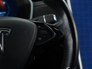 Лифтбек Tesla Model S 2017 года, 2951444 рублей, Москва