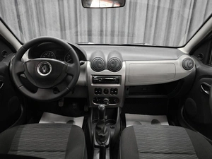 Хетчбэк Renault Sandero 2011 года, 450000 рублей, Красноярск