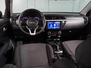 Хетчбэк Kia Rio X-Line 2018 года, 1349000 рублей, Воронеж