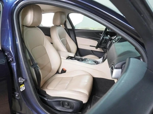 Седан Jaguar XE 2016 года, 1949000 рублей, Воронеж