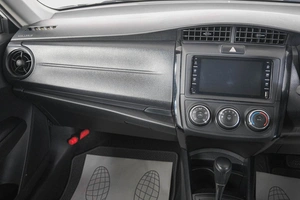 Седан Toyota Corolla Axio 2018 года, 1389000 рублей, Кемерово